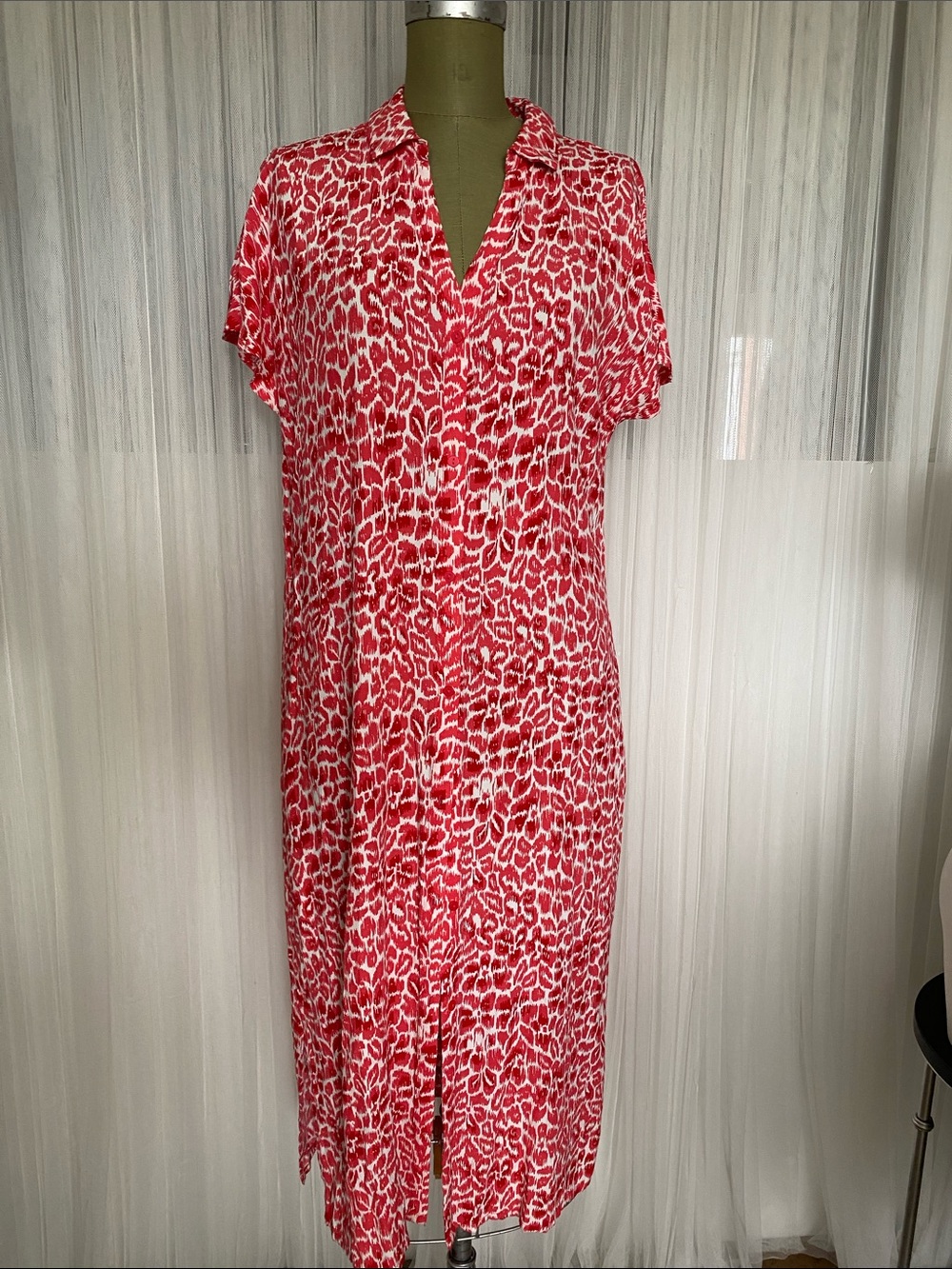 Red and White Animal Print Midi/Maxi Shirt Dress by Saint Tropez Size L - Picture 3 of 17